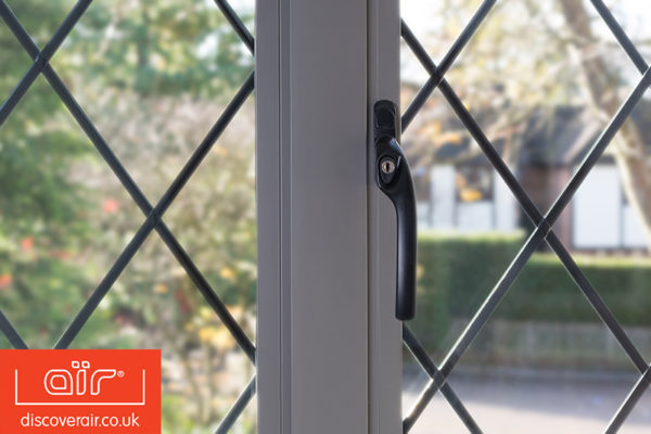 air-mod-contemporary-window-close-up-of-handles