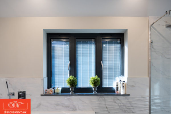 Bathroom-air-MOD-Flush-aluminium-window-in-black