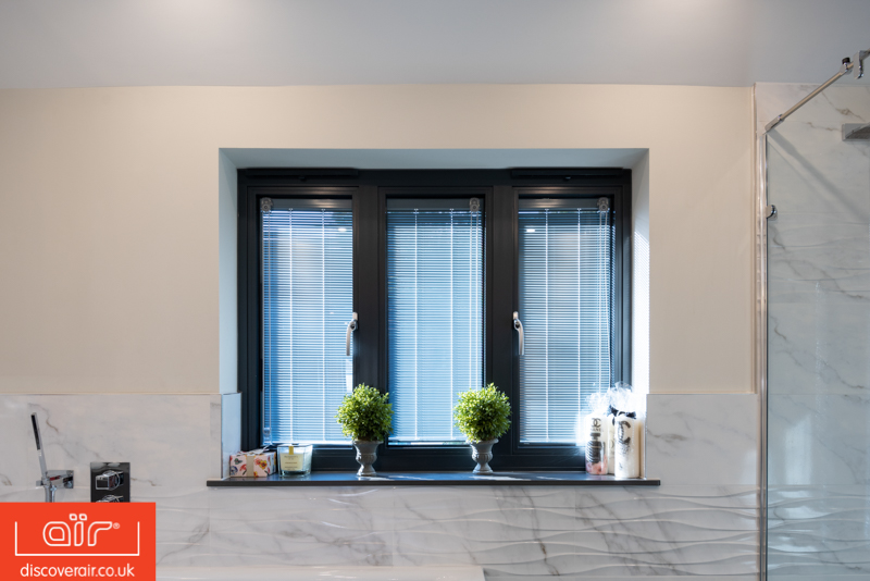 Bathroom-air-MOD-Flush-aluminium-window-in-black