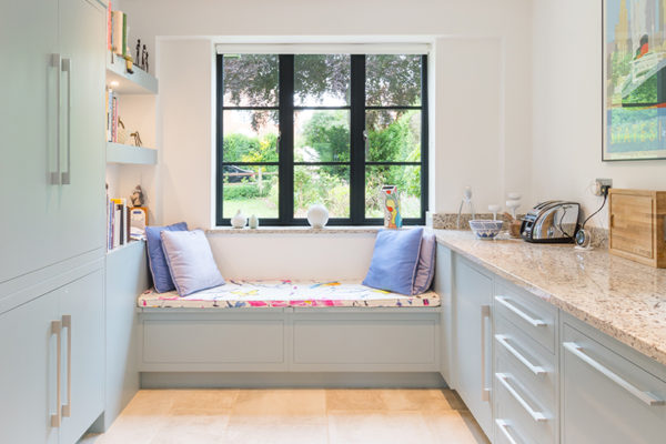 air-MOD-Heritage-windows-black-in-kitchen